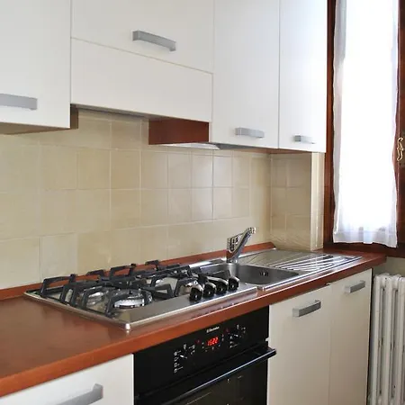 Modern With Big Garden Daire